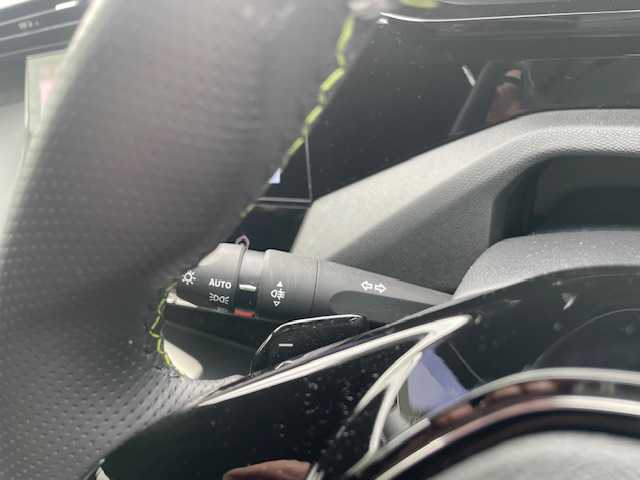 プジョー ３０８ SW GTハイブリッド 三重県 2022(令4)年 0.7万km パール レーンキープアシスト/ドライバーアテンションアラート/アクティブセーフティブレーキ/アクティブクルーズコントロール/レーンポジショニングアシスト/ブラインドスポットモニターロングレンジ/フロント/バックソナー/リアトラフィックアラート/パノラミックサンルーフ/360°ビジョン/純正メモリーナビゲーション/【Bluetooth/FM/AM】/ETC/前後ドライブレコーダー/ワイヤレス充電/パワーバックドア/パドルシフト/ステアリングヒーター/ハーフレザーシート/D席パワーシート/D/N席シートヒーター/オートライト/LEDヘッドランプ/225/40R18インチ純正AW/プッシュスタート/スマートキー/スペアキー/純正フロアマット