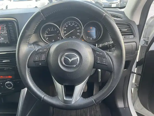 マツダ ＣＸ－５ 20S 沖縄県 2014(平26)年 7.3万km クリスタルホワイトパールマイカ (株)IDOMが運営する【じしゃロンコザ店】の自社ローン専用車両になりますこちらは現金またはオートローンご利用時の価格です。自社ローンご希望の方は別途その旨お申付け下さい/純正ナビ　/フルセグＴＶ　/Ｂｌｕｅｔｏｏｔｈ接続　/バックカメラ　/ＥＴＣ　/ＣＤ／ＤＶＤ接続　/クルーズコントロール　/プッシュスタート　/スマートキー　/スペアキー　/純正アルミホイール　/純正フロアマット