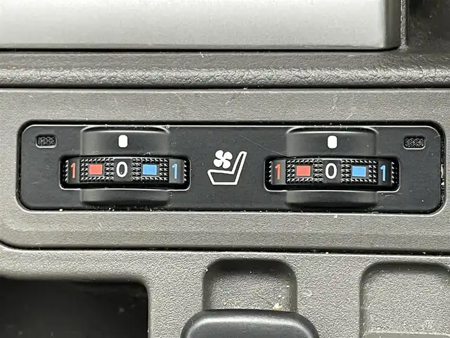 トヨタ ランドクルーザー プラド TX Lパッケージ マットブラED 岡山県 2023(令5)年 2.5万km ブラック メーカー9インチナビ/（BT/Carplay/TV)/パノラミックビューモニター/サンルーフ/ビルトインＥＴＣ２．０/前席パワーシート/ベージュレザーシート/シートベンチレーション/D席シートメモリー/ルーフレール/衝突軽減ブレーキ/LEDヘッドライト/オートハイビーム/追従型クルーズコントロール/社外ドライブレコーダー(前)/純正フロアマット/純正ドアバイザー/スペアキー
