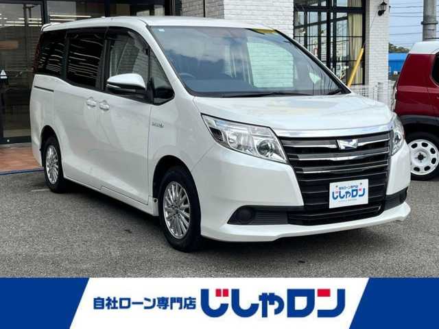 トヨタ ノア ハイブリッド X 高知県 2014(平26)年 13万km ホワイトパールクリスタルシャイン (株)IDOMが運営する【じしゃロン高知店】の自社ローン専用車両になります。こちらは現金またはオートローンご利用時の価格です。自社ローンご希望の方は別途その旨お申付け下さい