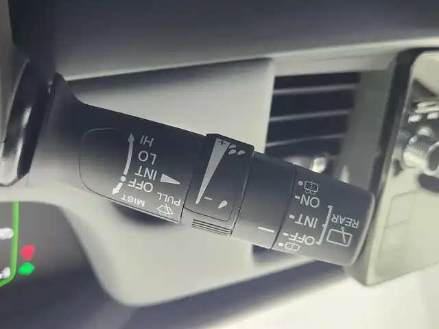 ホンダ フィット e:HEV RS 愛知県 2024(令6)年 0.2万km 黒 ホンダセンシング/　・衝突軽減ブレーキ/　・誤発進抑制機能/　・後方誤発進抑制機能/　・近距離衝突軽減ブレーキ/　・歩行者事故低減ステアリング/　・路外逸脱抑制機能/　・渋滞追従機能付アダプティブクルーズコントロール/　・車線維持支援システム/　・トラフィックジャムアシスト/　・先行車発進お知らせ機能/　・標識認識機能/　・オートハイビーム/純正ナビ/（Bluetooth/フルセグTV/USB）/バックカメラ/ETC2.0/ドライブレコーダー/ハーフレザー/オートライト/電子パーキング/オートホールド/ドアバイザー/純正フロアマット/パドルシフト/純正LEDライト