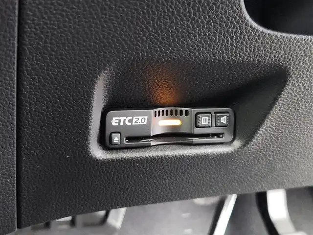 ホンダ フィット e:HEV RS 愛知県 2024(令6)年 0.2万km 黒 ホンダセンシング/　・衝突軽減ブレーキ/　・誤発進抑制機能/　・後方誤発進抑制機能/　・近距離衝突軽減ブレーキ/　・歩行者事故低減ステアリング/　・路外逸脱抑制機能/　・渋滞追従機能付アダプティブクルーズコントロール/　・車線維持支援システム/　・トラフィックジャムアシスト/　・先行車発進お知らせ機能/　・標識認識機能/　・オートハイビーム/純正ナビ/（Bluetooth/フルセグTV/USB）/バックカメラ/ETC2.0/ドライブレコーダー/ハーフレザー/オートライト/電子パーキング/オートホールド/ドアバイザー/純正フロアマット/パドルシフト/純正LEDライト