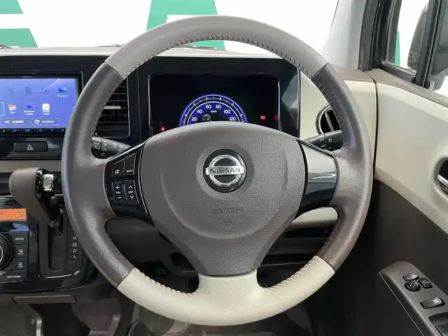 日産 モコ ドルチェX 鹿児島県 2015(平27)年 5.7万km アーバンブラウン 純正ナビ/(ワンセグ/Bluetooth/DVD/CD)/バックカメラ/オートライト/革巻きステアリング/ステアリングリモコン/ベンチシート/純正アルミホイール/純正フロアマット/フロントフォグライト/アイドリングストップ/スマートキー