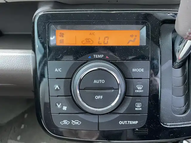 日産 モコ ドルチェX 鹿児島県 2015(平27)年 5.7万km アーバンブラウン 純正ナビ/(ワンセグ/Bluetooth/DVD/CD)/バックカメラ/オートライト/革巻きステアリング/ステアリングリモコン/ベンチシート/純正アルミホイール/純正フロアマット/フロントフォグライト/アイドリングストップ/スマートキー
