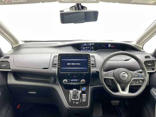 日産 セレナ e－パワー ハイウェイスター V 千葉県 2020(令2)年 4.3万km ブリリアントシルバー 衝突軽減ブレーキ/レーンキープアシスト/レーダークルーズコントロール/オートマチックハイビーム/純正SDナビ/（フルセグ/Bluetooth/CD/DVD/USB/FM/AM）/全方位カメラ/ETC/ドライブレコーダー（前のみ）/アイドリングストップ/ブラインドスポットモニター/デジタルインナーミラー/シートバックテーブル/LEDヘッドライト/フォグライト/純正フロアマット/純正サイドバイザー/電動格納ミラー/ロールサンシェード/W＋サイド＋カーテンエアバッグ