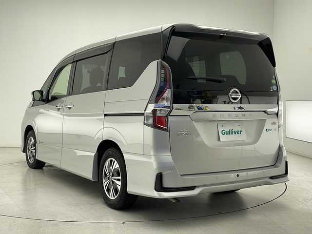 日産 セレナ e－パワー ハイウェイスター V 千葉県 2020(令2)年 4.3万km ブリリアントシルバー 衝突軽減ブレーキ/レーンキープアシスト/レーダークルーズコントロール/オートマチックハイビーム/純正SDナビ/（フルセグ/Bluetooth/CD/DVD/USB/FM/AM）/全方位カメラ/ETC/ドライブレコーダー（前のみ）/アイドリングストップ/ブラインドスポットモニター/デジタルインナーミラー/シートバックテーブル/LEDヘッドライト/フォグライト/純正フロアマット/純正サイドバイザー/電動格納ミラー/ロールサンシェード/W＋サイド＋カーテンエアバッグ
