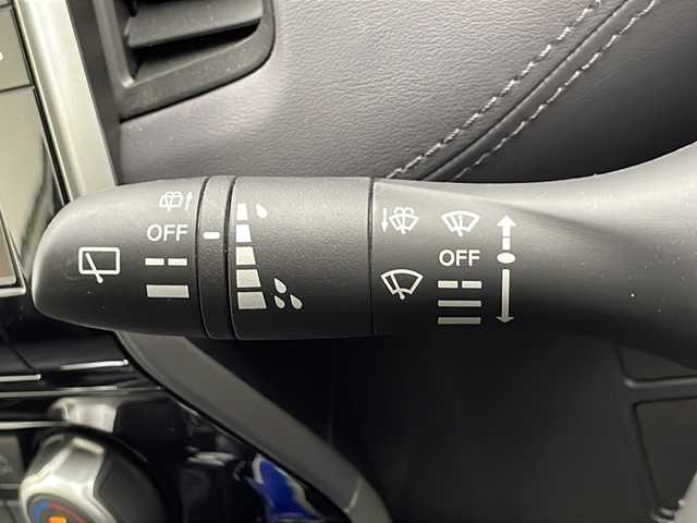 日産 セレナ e－パワー ハイウェイスター V 千葉県 2020(令2)年 4.3万km ブリリアントシルバー 衝突軽減ブレーキ/レーンキープアシスト/レーダークルーズコントロール/オートマチックハイビーム/純正SDナビ/（フルセグ/Bluetooth/CD/DVD/USB/FM/AM）/全方位カメラ/ETC/ドライブレコーダー（前のみ）/アイドリングストップ/ブラインドスポットモニター/デジタルインナーミラー/シートバックテーブル/LEDヘッドライト/フォグライト/純正フロアマット/純正サイドバイザー/電動格納ミラー/ロールサンシェード/W＋サイド＋カーテンエアバッグ