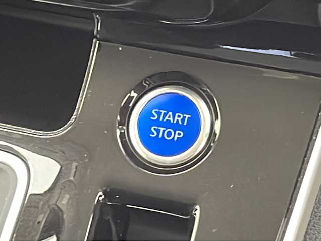 日産 セレナ e－パワー ハイウェイスター V 千葉県 2020(令2)年 4.3万km ブリリアントシルバー 衝突軽減ブレーキ/レーンキープアシスト/レーダークルーズコントロール/オートマチックハイビーム/純正SDナビ/（フルセグ/Bluetooth/CD/DVD/USB/FM/AM）/全方位カメラ/ETC/ドライブレコーダー（前のみ）/アイドリングストップ/ブラインドスポットモニター/デジタルインナーミラー/シートバックテーブル/LEDヘッドライト/フォグライト/純正フロアマット/純正サイドバイザー/電動格納ミラー/ロールサンシェード/W＋サイド＋カーテンエアバッグ