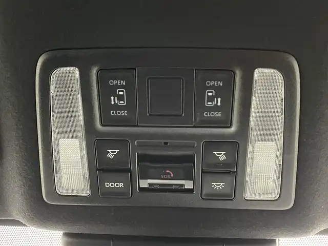 トヨタ ヴォクシー ハイブリッド 埼玉県 2022(令4)年 1.5万km マッシブグレー 純正８型ナビ　温シート　　ＢＳＭ　１００Ｖ電源　ＥＴＣ　バックカメラ 後席モニター ドライブレコーダー コーナーセンサー オートハイビーム レーダークルーズコントロール 両側パワースライドドア