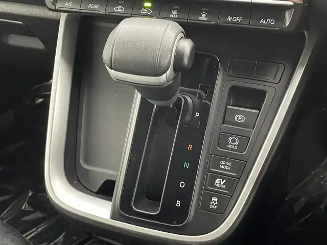 トヨタ ヴォクシー ハイブリッド 埼玉県 2022(令4)年 1.5万km マッシブグレー 純正８型ナビ　温シート　　ＢＳＭ　１００Ｖ電源　ＥＴＣ　バックカメラ 後席モニター ドライブレコーダー コーナーセンサー オートハイビーム レーダークルーズコントロール 両側パワースライドドア