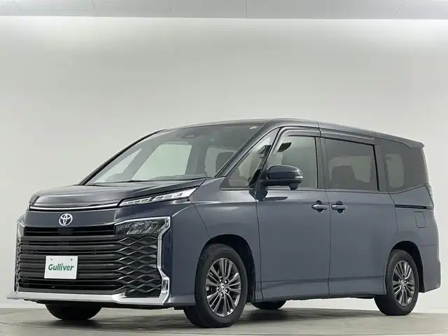 トヨタ ヴォクシー ハイブリッド 埼玉県 2022(令4)年 1.5万km マッシブグレー 純正８型ナビ　温シート　　ＢＳＭ　１００Ｖ電源　ＥＴＣ　バックカメラ 後席モニター ドライブレコーダー コーナーセンサー オートハイビーム レーダークルーズコントロール 両側パワースライドドア