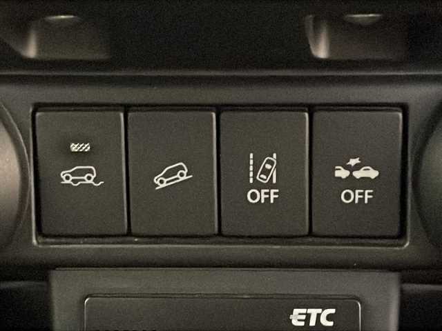 スズキ イグニス ハイブリッド F リミテッド 福井県 2016(平28)年 5万km ピュアホワイトP ４WD/ワンオーナー/純正7インチメモリーナビ/フルセグTV/BT/CD/DVD/USB/アラウンドビューモニター/セーフティサポート/・デュアルカメラブレーキサポート/・車線逸脱警報機能/・誤発進抑制機能/・ふらつき防止機能/クルーズコントロール/ETC/前後ドライブレコーダー/オートライト/オートハイビーム/LEDヘッドライト/レザーシート/シートヒーター/純正16インチアルミホイール/社外アルミホイール付スタッドレスタイヤ車載/純正フロアマット/MTモード付AT/パドルシフト