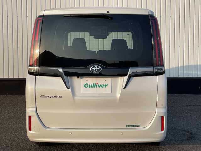 トヨタ エスクァイア Gi プレミアムパッケージ ブラックテーラード 千葉県 2020(令2)年 4.7万km ホワイトパールクリスタルシャイン 純正10インチメモリナビ/(フルセグTV/BT/CD/DVD/FM/AM)/衝突被害軽減システム/車線逸脱警報/バックカメラ/クルーズコントロール/フリップダウンモニター/両側パワースライドドア/横滑り防止装置/ETC/アイドリングストップ/LEDヘッドライト/フォグランプ/オートライト/ウィンカーミラー/電動格納ミラー/純正15インチAW/シートヒーター/シートリフター/ステアリングヒーター/プッシュスタート/スマートキー/フロアマット/スペアキー/保証書