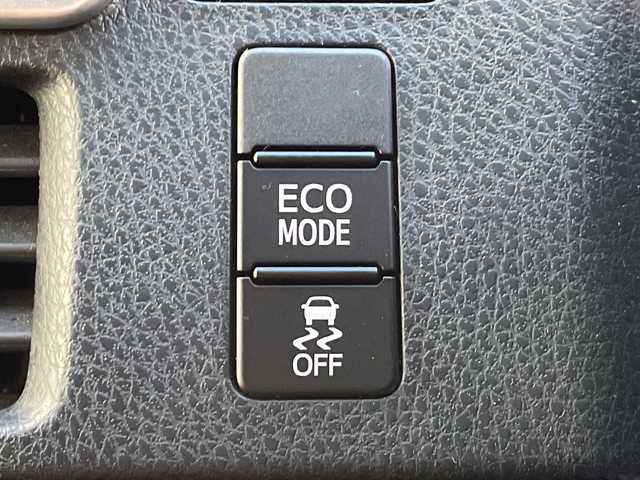 トヨタ エスクァイア Gi プレミアムパッケージ ブラックテーラード 千葉県 2020(令2)年 4.7万km ホワイトパールクリスタルシャイン 純正10インチメモリナビ/(フルセグTV/BT/CD/DVD/FM/AM)/衝突被害軽減システム/車線逸脱警報/バックカメラ/クルーズコントロール/フリップダウンモニター/両側パワースライドドア/横滑り防止装置/ETC/アイドリングストップ/LEDヘッドライト/フォグランプ/オートライト/ウィンカーミラー/電動格納ミラー/純正15インチAW/シートヒーター/シートリフター/ステアリングヒーター/プッシュスタート/スマートキー/フロアマット/スペアキー/保証書