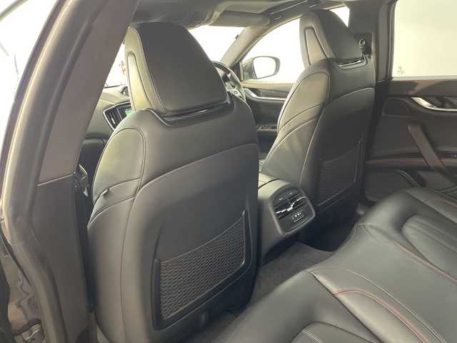 マセラティ ギブリ S グランスポーツ 兵庫県 2018(平30)年 8万km 黒 ・純正ナビ(BT/TV/SD/USB/AUX)/・全方位カメラ/・サンルーフ/・衝突軽減ブレーキ/・アダプティブクルーズコントロール/・ブレーキアシスト/・トラクションコントロール/・前席シートベルトプリテンショナー/・前後コーナーセンサー/・EBM（エキゾースト・バイパス・モジュール）/・オートマチックハイビーム/・車線保持アシスト/・死角アシスト/・前方衝突警告/・アイドリングストップ/・パドルシフト/・革シート/・前席パワーシート/・前席シートヒーター/・前方ドラレコ/・ETC/・LEDヘッドライト/・純正アルミホイール/・電動リアゲート/・パーキングアシスト/・リヤサンシャード