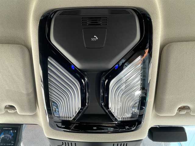 ＢＭＷ ５３０ｅ ラグジュアリー アイパフォーマンス 石川県 2018(平30)年 5.8万km パール 純正HDDナビ/　Bluetooth・AM/FM・CD・DVD・USB/フルセグTV/ETC/全方位カメラ/ドライブレコーダー/アダプティブクルーズコントロール/ブラインドスポットモニター/パワーシート（D+N席）/シートメモリー/シートヒーター（D+N席）/アンチロック・ブレーキ・システム/衝突被害軽減システム/横滑り防止装置/前後コーナーセンサー/レーンキープアシスト/盗難防止装置/パーキングアシスト/アイドリングストップ/エアバッグ（W+サイド）/カーテンエアバッグ/純正アルミホイール/スマートキー