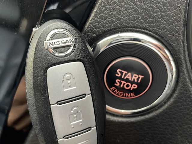 日産 エクストレイル 20X 愛知県 2014(平26)年 4.1万km ダイヤモンドブラック 純正７型SDナビ（SDなし）/シートヒーター/CD/DVD/Bluetooth/純正アルミホイール/４WD/ダウンヒルアシストコントロール/ETC/ステアリングスイッチ/スマートキー/プッシュスタート/オートエアコン/オートライト