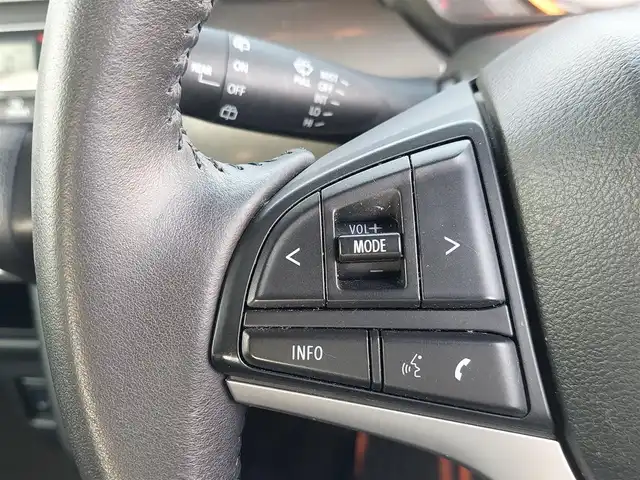 スズキ スペーシア ギア HYBRID XZ 東京都 2018(平30)年 3.3万km アクティブイエロー/ガンメタリック2トーン 純正8インチナビ/全方位モニター/ビルトインETC/ドライブレコーダー/ヘッドアップディスプレイ/両側パワースライドドア/シートヒーター/衝突軽減ブレーキ/レーンキープアシスト/コーナーセンサー/アイドリングストップ/ルーフレール/スマートキー/LEDヘッドライト