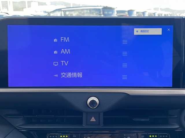トヨタ クラウン エステート Z 道東・釧路十勝 2025(令7)年 0.1千km ブラック ・寒冷地仕様/・４WD/・12.3インチディスプレイオーディオ/（コネクティッドナビ対応）Plus/・12.3インチマルチインフォメーションディスプレイ/・・パノラミックビューモニター（床下透過表示機能付）/・カラーヘッドアップディスプレイ/・トヨタ チームメイト［アドバンスト パーク］/・Toyota Safety Sense/・ドライブレコーダー（前後方）/・プリクラッシュセーフティ/・ステアリングスイッチ/・レーダークルーズコントロール/・レーントレーシングアシスト/・パドルシフト/・デジタルインナーミラー/・マイコンプリセットドライビングポジションシステム/（ステアリング・シート・ドアミラー／2メモリー付）/・パワーイージーアクセスシステム（運転席）/・左右独立温度コントロールフルオートエアコン/・運転席8ウェイパワー＆助手席4ウェイパワーシート/・前席シートヒーター（3段階温度設定）/・前席シートベンチレーション/・ステアリングヒーター/・パノラマルーフ/・トヨタプレミアムサウンドシステム/・ハンズフリーパワーバックドア/・アクセサリーコンセント/（AC100V・1500W）/・おくだけ充電/・保証書/・取扱説明書