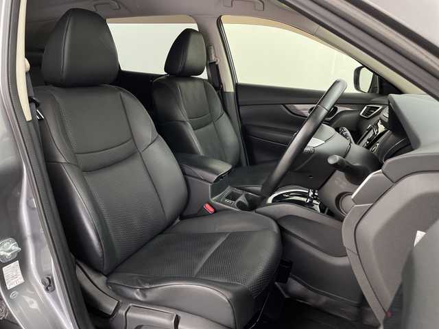 日産 エクストレイル 20X エマージェンシーブレーキ 鹿児島県 2014(平26)年 6.8万km ダークメタルグレー メーカーナビゲーション/フルセグ BT CD DVD FM AM/エマージェンシーブレーキ/全方位カメラ/パワーバックドア/クルーズコントロール/前方ドライブレコーダー/シートヒーター/カプロンシート/3列シート/アイドリングストップ/革巻きステアリング/ステアリングリモコン/純正フロアマット/純正17インチアルミホイール/AUTOライト/LEDヘッドライト/エンジンスタートボタン