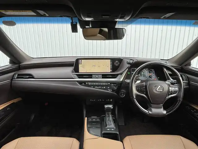 レクサス ＥＳ 300h 滋賀県 2018(平30)年 5万km ソニッククォーツ 純正ナビ/(フルセグ/Bluetooth/CD/DVD)/レクサスセーフティー/・プリクラッシュセーフティ/・レーンキープアシスト/・レーダークルーズコントロール/・標識認識/・ブラインドスポットモニター/・先行車発進告知/・オートハイビーム/LEDオートライト/フォグ/サンルーフ/リアサンシェード/レザーシート/パワーシート/前席シートヒーター/前席ベンチレーション/ステアリングヒーター/電動リアゲート/電動パーキング/ブレーキホールド/バックカメラ/純正ドラレコ/ビルトインETC/USB