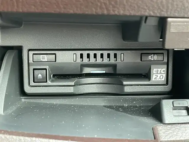 レクサス ＥＳ 300h 滋賀県 2018(平30)年 5万km ソニッククォーツ 純正ナビ/(フルセグ/Bluetooth/CD/DVD)/レクサスセーフティー/・プリクラッシュセーフティ/・レーンキープアシスト/・レーダークルーズコントロール/・標識認識/・ブラインドスポットモニター/・先行車発進告知/・オートハイビーム/LEDオートライト/フォグ/サンルーフ/リアサンシェード/レザーシート/パワーシート/前席シートヒーター/前席ベンチレーション/ステアリングヒーター/電動リアゲート/電動パーキング/ブレーキホールド/バックカメラ/純正ドラレコ/ビルトインETC/USB