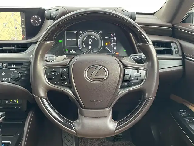 レクサス ＥＳ 300h 滋賀県 2018(平30)年 5万km ソニッククォーツ 純正ナビ/(フルセグ/Bluetooth/CD/DVD)/レクサスセーフティー/・プリクラッシュセーフティ/・レーンキープアシスト/・レーダークルーズコントロール/・標識認識/・ブラインドスポットモニター/・先行車発進告知/・オートハイビーム/LEDオートライト/フォグ/サンルーフ/リアサンシェード/レザーシート/パワーシート/前席シートヒーター/前席ベンチレーション/ステアリングヒーター/電動リアゲート/電動パーキング/ブレーキホールド/バックカメラ/純正ドラレコ/ビルトインETC/USB