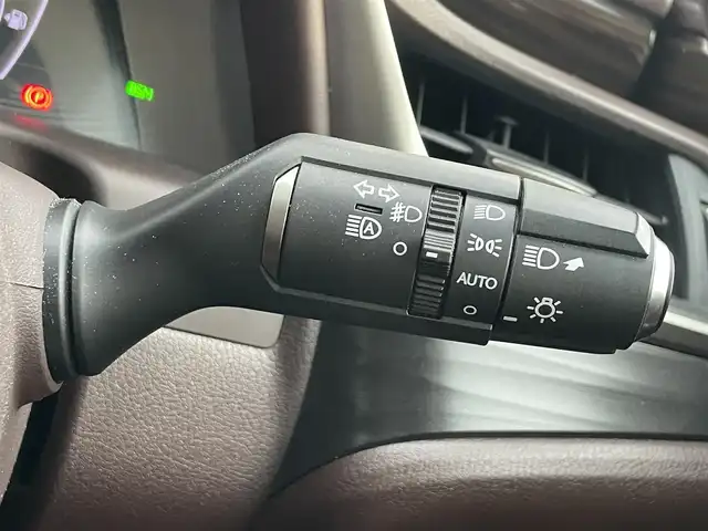 レクサス ＥＳ 300h 滋賀県 2018(平30)年 5万km ソニッククォーツ 純正ナビ/(フルセグ/Bluetooth/CD/DVD)/レクサスセーフティー/・プリクラッシュセーフティ/・レーンキープアシスト/・レーダークルーズコントロール/・標識認識/・ブラインドスポットモニター/・先行車発進告知/・オートハイビーム/LEDオートライト/フォグ/サンルーフ/リアサンシェード/レザーシート/パワーシート/前席シートヒーター/前席ベンチレーション/ステアリングヒーター/電動リアゲート/電動パーキング/ブレーキホールド/バックカメラ/純正ドラレコ/ビルトインETC/USB