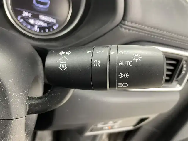 マツダ ＣＸ－５ XD プロアクティブ 福井県 2017(平29)年 5.5万km チタニウムフラッシュマイカ ディーゼル/4WD/純正マツダコネクトナビ/CD/DVD/フルセグTV/Bluetooth/USB/AUX/AM/FM/バックカメラ/サイドカメラ（左）/純正ビルトインETC2.0 /純正オプションドライブレコーダー/衝突軽減ブレーキ/ヘッドアップディスプレイ/レーンキープアシスト/クリアランスソナー /シートヒーター /ステアリングヒーター/ステアリングリモコン/革巻きステアリング/ステアリングチルド機構/ウィンカー/電動格納式ミラー/純正フロアマット/サイドバイザー
