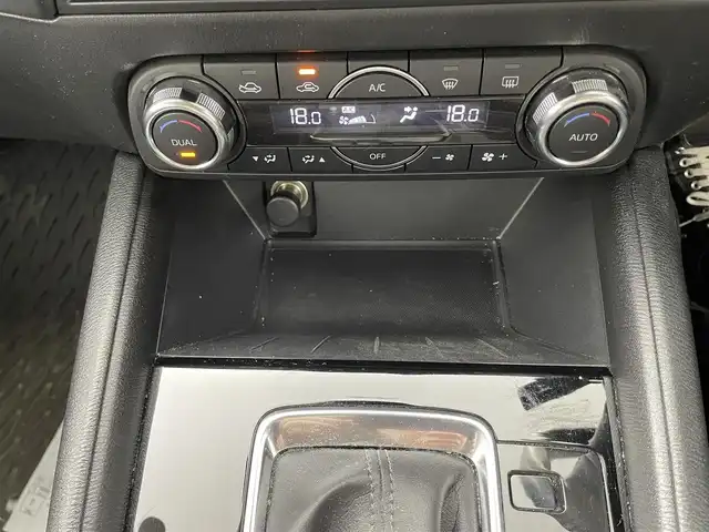 マツダ ＣＸ－５ XD プロアクティブ 福井県 2017(平29)年 5.5万km チタニウムフラッシュマイカ ディーゼル/4WD/純正マツダコネクトナビ/CD/DVD/フルセグTV/Bluetooth/USB/AUX/AM/FM/バックカメラ/サイドカメラ（左）/純正ビルトインETC2.0 /純正オプションドライブレコーダー/衝突軽減ブレーキ/ヘッドアップディスプレイ/レーンキープアシスト/クリアランスソナー /シートヒーター /ステアリングヒーター/ステアリングリモコン/革巻きステアリング/ステアリングチルド機構/ウィンカー/電動格納式ミラー/純正フロアマット/サイドバイザー