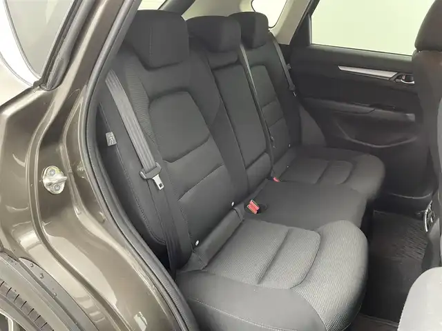 マツダ ＣＸ－５ XD プロアクティブ 福井県 2017(平29)年 5.5万km チタニウムフラッシュマイカ ディーゼル/4WD/純正マツダコネクトナビ/CD/DVD/フルセグTV/Bluetooth/USB/AUX/AM/FM/バックカメラ/サイドカメラ（左）/純正ビルトインETC2.0 /純正オプションドライブレコーダー/衝突軽減ブレーキ/ヘッドアップディスプレイ/レーンキープアシスト/クリアランスソナー /シートヒーター /ステアリングヒーター/ステアリングリモコン/革巻きステアリング/ステアリングチルド機構/ウィンカー/電動格納式ミラー/純正フロアマット/サイドバイザー