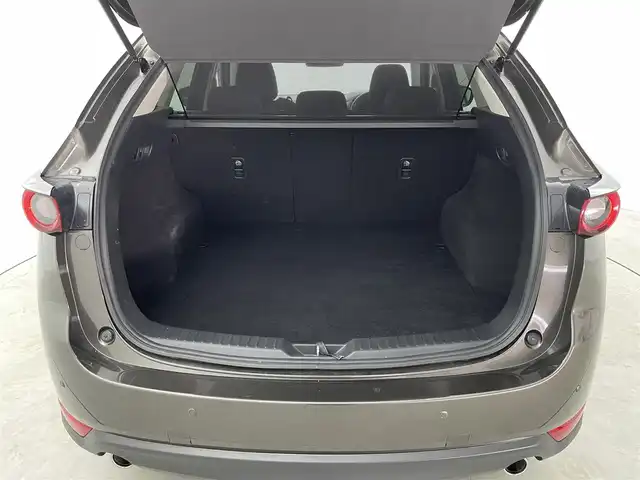 マツダ ＣＸ－５ XD プロアクティブ 福井県 2017(平29)年 5.5万km チタニウムフラッシュマイカ ディーゼル/4WD/純正マツダコネクトナビ/CD/DVD/フルセグTV/Bluetooth/USB/AUX/AM/FM/バックカメラ/サイドカメラ（左）/純正ビルトインETC2.0 /純正オプションドライブレコーダー/衝突軽減ブレーキ/ヘッドアップディスプレイ/レーンキープアシスト/クリアランスソナー /シートヒーター /ステアリングヒーター/ステアリングリモコン/革巻きステアリング/ステアリングチルド機構/ウィンカー/電動格納式ミラー/純正フロアマット/サイドバイザー