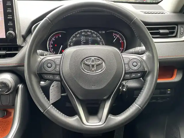 トヨタ ＲＡＶ４ アドベンチャー 佐賀県 2020(令2)年 5.1万km アーバンカーキ トヨタセーフティセンス/・プリクラッシュセーフティ/・レーダークルーズコントロール/・レーントレーシングアシスト/・オートマチックハイビーム/ブラインドスポットモニター/リヤクロストラフィックオートブレーキ/純正ディスプレイオーディオ/・ナビ/バックカメラ/・フルセグTV/BT/TVキャンセラー/前後ドライブレコーダー(ZDR026)/純正19インチAW/合皮シート/パワーシート/LEDヘッドライト/オートライト/フォグランプ/ETC/電動パーキングスイッチ/ドライブモードセレクト/スペアキー×１/取扱説明書/保証書