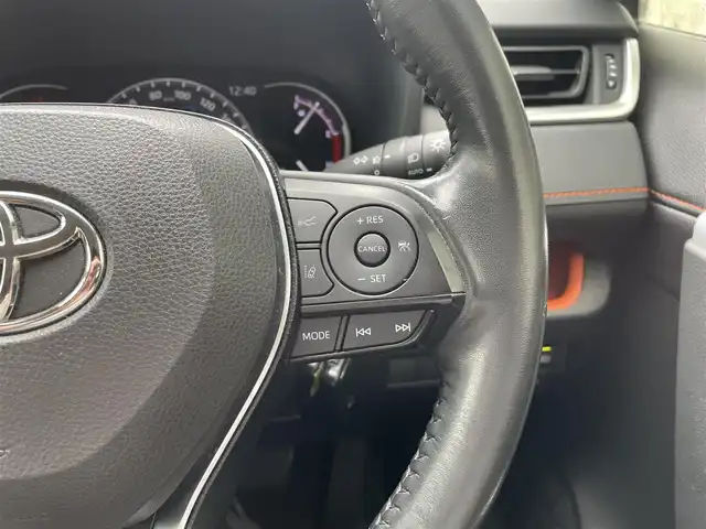 トヨタ ＲＡＶ４ アドベンチャー 佐賀県 2020(令2)年 5.1万km アーバンカーキ トヨタセーフティセンス/・プリクラッシュセーフティ/・レーダークルーズコントロール/・レーントレーシングアシスト/・オートマチックハイビーム/ブラインドスポットモニター/リヤクロストラフィックオートブレーキ/純正ディスプレイオーディオ/・ナビ/バックカメラ/・フルセグTV/BT/TVキャンセラー/前後ドライブレコーダー(ZDR026)/純正19インチAW/合皮シート/パワーシート/LEDヘッドライト/オートライト/フォグランプ/ETC/電動パーキングスイッチ/ドライブモードセレクト/スペアキー×１/取扱説明書/保証書