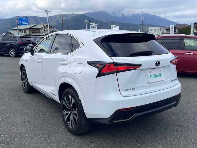 レクサス ＮＸ 300h Fスポーツ 山梨県 2019(令1)年 6.6万km ホワイトノーヴァガラスフレーク ４WD/ガラスルーフ　/純正１０．３型ナビ　/アランドビュー　/ワンオーナー　/黒レザーシート　/ＥＴＣ２．０　/フルセグ　/Ｂｌｕｅｔｏｏｔｈ　/前後ドラレコ　/前席温冷シート　/電動リアゲート　/レークル
