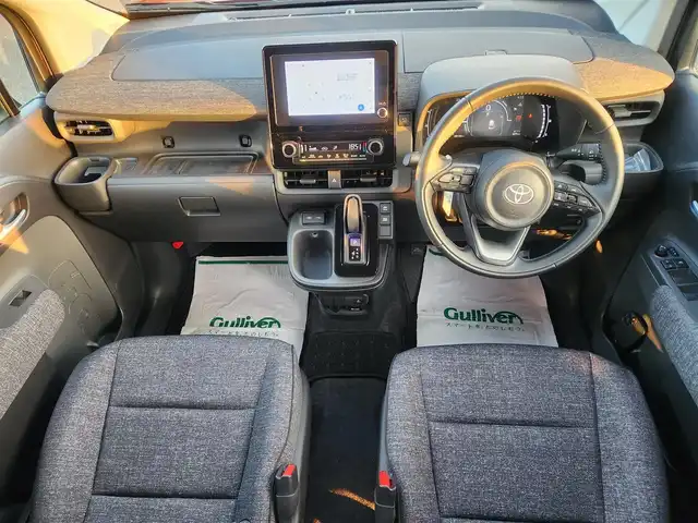 トヨタ シエンタ ハイブリッド Z 群馬県 2023(令5)年 6万km スカーレットメタリック 〇8インチディスプレイオーディオ	/〇両側パワースライドドア		/〇ビルトインETC2.0				/〇パノラミックビューモニター		/〇セーフティセンス	/〇プリクラッシュセーフティシステム/〇レーダークルーズコントロール	/〇パーキングサポートブレーキ		/〇ブラインドスポットモニター				/〇アクセサリーコンセント/〇革巻きステアリング/〇LEDヘッドランプ		/〇消臭撥水撥油機能付きファブリックシート		/〇スマートエントリー/スタートシステム		/〇通信用USBタイプA/充電用USBタイプC		/〇禁煙車