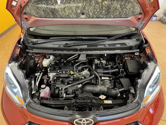 トヨタ シエンタ ハイブリッド Z 群馬県 2023(令5)年 6万km スカーレットメタリック 純正8インチディスプレイオーディオ	/（AM/FM/BT）/両側パワースライドドア		/ビルトインETC2.0				/パノラミックビューモニター		/セーフティセンス	/プリクラッシュセーフティシステム/レーダークルーズコントロール	/パーキングサポートブレーキ		/ブラインドスポットモニター				/アクセサリーコンセント/革巻きステアリング/LEDヘッドランプ		/消臭撥水撥油機能付きファブリックシート		/スマートエントリー/スタートシステム		/通信用USBタイプA/充電用USBタイプC		/禁煙車