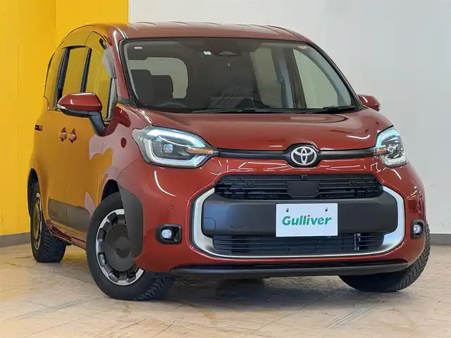 トヨタ シエンタ ハイブリッド Z 群馬県 2023(令5)年 6万km スカーレットメタリック 純正8インチディスプレイオーディオ	/（AM/FM/BT）/両側パワースライドドア		/ビルトインETC2.0				/パノラミックビューモニター		/セーフティセンス	/プリクラッシュセーフティシステム/レーダークルーズコントロール	/パーキングサポートブレーキ		/ブラインドスポットモニター				/アクセサリーコンセント/革巻きステアリング/LEDヘッドランプ		/消臭撥水撥油機能付きファブリックシート		/スマートエントリー/スタートシステム		/通信用USBタイプA/充電用USBタイプC		/禁煙車