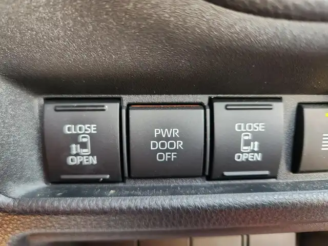 トヨタ シエンタ ハイブリッド Z 群馬県 2023(令5)年 6万km スカーレットメタリック 〇8インチディスプレイオーディオ	/〇両側パワースライドドア		/〇ビルトインETC2.0				/〇パノラミックビューモニター		/〇セーフティセンス	/〇プリクラッシュセーフティシステム/〇レーダークルーズコントロール	/〇パーキングサポートブレーキ		/〇ブラインドスポットモニター				/〇アクセサリーコンセント/〇革巻きステアリング/〇LEDヘッドランプ		/〇消臭撥水撥油機能付きファブリックシート		/〇スマートエントリー/スタートシステム		/〇通信用USBタイプA/充電用USBタイプC		/〇禁煙車