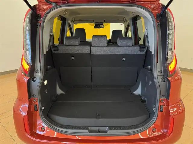 トヨタ シエンタ ハイブリッド Z 群馬県 2023(令5)年 6万km スカーレットメタリック 純正8インチディスプレイオーディオ	/（AM/FM/BT）/両側パワースライドドア		/ビルトインETC2.0				/パノラミックビューモニター		/セーフティセンス	/プリクラッシュセーフティシステム/レーダークルーズコントロール	/パーキングサポートブレーキ		/ブラインドスポットモニター				/アクセサリーコンセント/革巻きステアリング/LEDヘッドランプ		/消臭撥水撥油機能付きファブリックシート		/スマートエントリー/スタートシステム		/通信用USBタイプA/充電用USBタイプC		/禁煙車