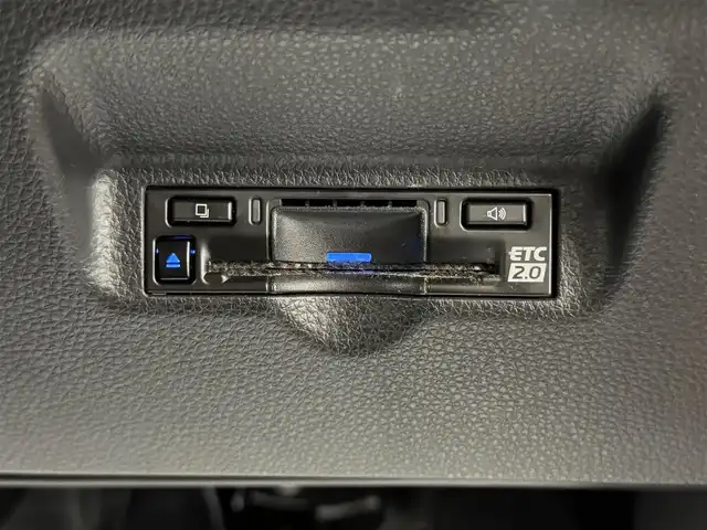 トヨタ シエンタ ハイブリッド Z 群馬県 2023(令5)年 6万km スカーレットメタリック 純正8インチディスプレイオーディオ	/（AM/FM/BT）/両側パワースライドドア		/ビルトインETC2.0				/パノラミックビューモニター		/セーフティセンス	/プリクラッシュセーフティシステム/レーダークルーズコントロール	/パーキングサポートブレーキ		/ブラインドスポットモニター				/アクセサリーコンセント/革巻きステアリング/LEDヘッドランプ		/消臭撥水撥油機能付きファブリックシート		/スマートエントリー/スタートシステム		/通信用USBタイプA/充電用USBタイプC		/禁煙車