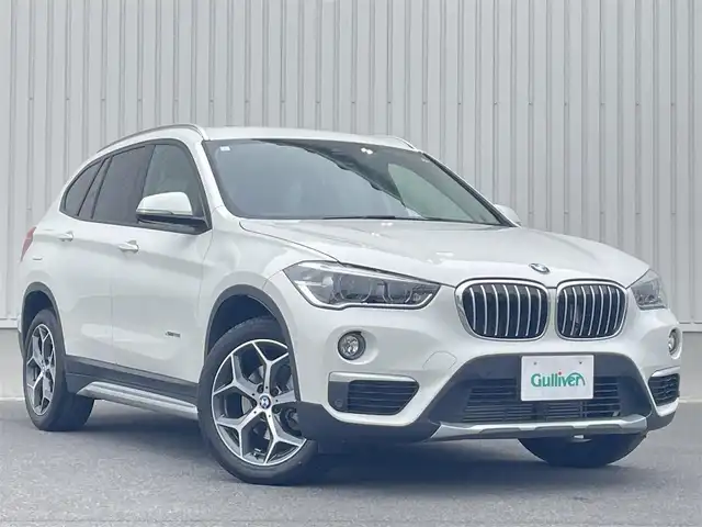 ＢＭＷ Ｘ１ sDrive 18i Xライン 群馬県 2017(平29)年 1.9万km パール 純正ナビ(CD/DVD/Bloutooth/AM/FM)/純正ドライブレコーダー/バックカメラ/ETC/LEDヘッドライト/オートライト/オートマチックハイビーム/ステアリングスイッチ/電動リアゲート/レーンキープアシスト/クルーズコントロール(追従走行)/電動格納ミラー/ルーフレール/純正アルミホイール/コーナーセンサー/USB入力端子/盗難防止機能/横滑り防止/取扱説明書/保証書/スペアキー