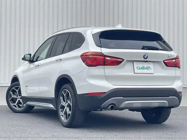 ＢＭＷ Ｘ１ sDrive 18i Xライン 群馬県 2017(平29)年 1.9万km パール 純正ナビ(CD/DVD/Bloutooth/AM/FM)/純正ドライブレコーダー/バックカメラ/ETC/LEDヘッドライト/オートライト/オートマチックハイビーム/ステアリングスイッチ/電動リアゲート/レーンキープアシスト/クルーズコントロール(追従走行)/電動格納ミラー/ルーフレール/純正アルミホイール/コーナーセンサー/USB入力端子/盗難防止機能/横滑り防止/取扱説明書/保証書/スペアキー