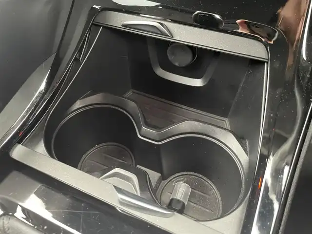 ＢＭＷ Ｘ１ sDrive 18i Xライン 群馬県 2017(平29)年 1.9万km パール 純正ナビ(CD/DVD/Bloutooth/AM/FM)/純正ドライブレコーダー/バックカメラ/ETC/LEDヘッドライト/オートライト/オートマチックハイビーム/ステアリングスイッチ/電動リアゲート/レーンキープアシスト/クルーズコントロール(追従走行)/電動格納ミラー/ルーフレール/純正アルミホイール/コーナーセンサー/USB入力端子/盗難防止機能/横滑り防止/取扱説明書/保証書/スペアキー