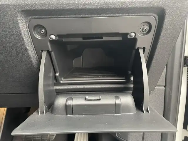 ＢＭＷ Ｘ１ sDrive 18i Xライン 群馬県 2017(平29)年 1.9万km パール 純正ナビ(CD/DVD/Bloutooth/AM/FM)/純正ドライブレコーダー/バックカメラ/ETC/LEDヘッドライト/オートライト/オートマチックハイビーム/ステアリングスイッチ/電動リアゲート/レーンキープアシスト/クルーズコントロール(追従走行)/電動格納ミラー/ルーフレール/純正アルミホイール/コーナーセンサー/USB入力端子/盗難防止機能/横滑り防止/取扱説明書/保証書/スペアキー