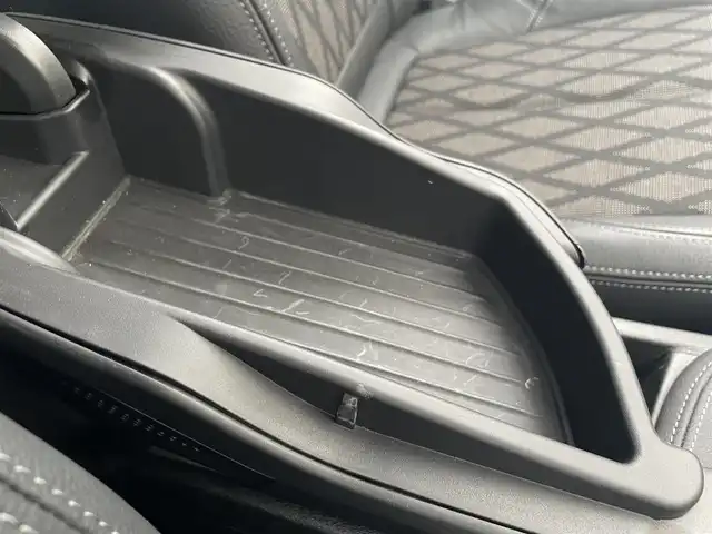 ＢＭＷ Ｘ１ sDrive 18i Xライン 群馬県 2017(平29)年 1.9万km パール 純正ナビ(CD/DVD/Bloutooth/AM/FM)/純正ドライブレコーダー/バックカメラ/ETC/LEDヘッドライト/オートライト/オートマチックハイビーム/ステアリングスイッチ/電動リアゲート/レーンキープアシスト/クルーズコントロール(追従走行)/電動格納ミラー/ルーフレール/純正アルミホイール/コーナーセンサー/USB入力端子/盗難防止機能/横滑り防止/取扱説明書/保証書/スペアキー