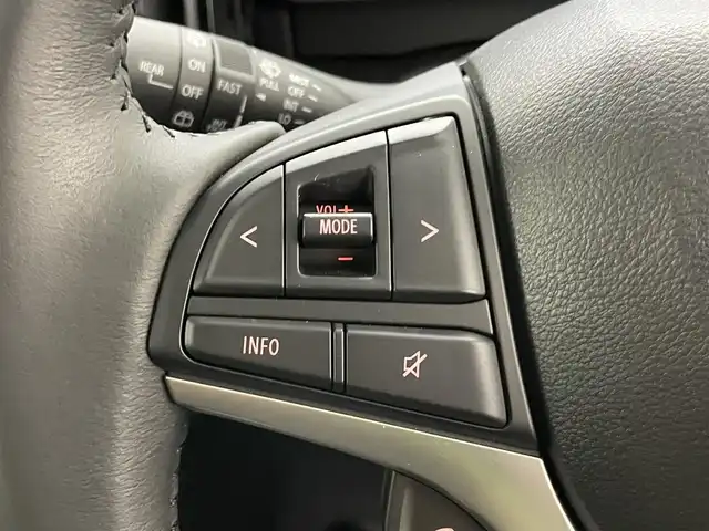 スズキ ソリオ バンディット HV MV 愛知県 2024(令6)年 1万km ピュアホワイトパール/ガンメタリック2トーン 純正９型ナビ　全方位カメラ　シートヒーター　ＨＵＤ　ツートンカラー　デュアルカメラブレーキ　衝突軽減　追従クルコン　リヤパーキングセンサー　両側パワスラ　ＬＥＤオートライト　フルセグＴＶ　ＤＶＤ　禁煙