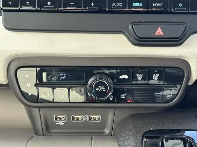 ホンダ Ｎ ＷＧＮ L 熊本県 2023(令5)年 1.6万km フィヨルドミストパール 純正SDナビ/CD/DVD/AM/FM/Bluetooth/MusicRack/SD/USB/フルセグTV/ホンダセンシング/・車線維持支援機能/・衝突軽減ブレーキ/・アダプティブクルーズコントロール/・先行車発信お知らせ機能/・路外逸脱抑制システム/・標識認識機能/バックカメラ/横滑り防止機能/盗難防止装置/エアバッグW＋サイド/カーテンエアバッグ/ステアリングスイッチ/電動格納ミラー/・ウィンカーミラー/電動パーキングブレーキ/ブレーキホールド/プッシュスタートボタン/アイドリングストップ/シートヒーター/LEDヘッドライト/・ヘッドライトレベライザー/・オートライト/スマートキー/スペアキー1本/純正フロアマット/純正ドアバイザー