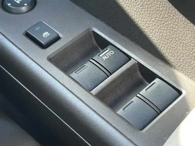 ホンダ Ｎ ＷＧＮ L 熊本県 2023(令5)年 1.6万km フィヨルドミストパール 純正SDナビ/CD/DVD/AM/FM/Bluetooth/MusicRack/SD/USB/フルセグTV/ホンダセンシング/・車線維持支援機能/・衝突軽減ブレーキ/・アダプティブクルーズコントロール/・先行車発信お知らせ機能/・路外逸脱抑制システム/・標識認識機能/バックカメラ/横滑り防止機能/盗難防止装置/エアバッグW＋サイド/カーテンエアバッグ/ステアリングスイッチ/電動格納ミラー/・ウィンカーミラー/電動パーキングブレーキ/ブレーキホールド/プッシュスタートボタン/アイドリングストップ/シートヒーター/LEDヘッドライト/・ヘッドライトレベライザー/・オートライト/スマートキー/スペアキー1本/純正フロアマット/純正ドアバイザー