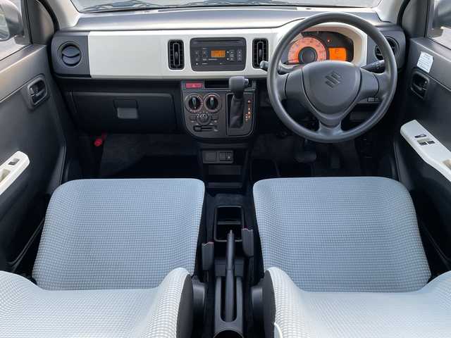 スズキ アルト F 青森県 2017(平29)年 2.1万km シルキーシルバーメタリック 4WD/レーダーブレーキサポート/オートギアシフト/純正オーディオ/CD・FM・AM/アイドリングストップ/ハロゲンヘッドライト/リモコンキー/純正フロアマット/ドアバイザー/横滑り防止装置